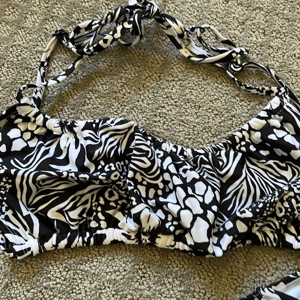 Bikini - Picture 4 of 7
